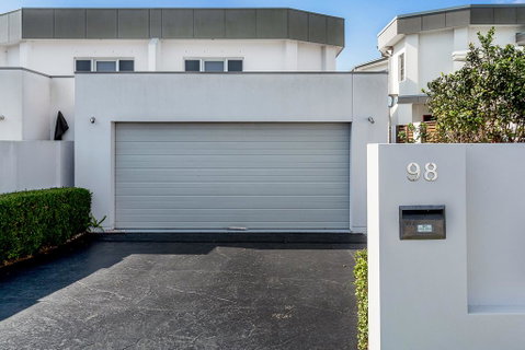 Government Road, 98 - Accommodation Rockhampton 3