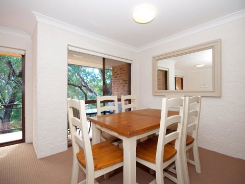 Gowrie Ave, Bay Parklands, Unit 35, 2, Nicholli - Accommodation Rockhampton 3