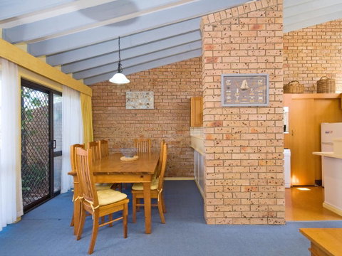 Gowrie Avenue, Bay Parklands, Townhouse 04, 2 - Accommodation Rockhampton 3