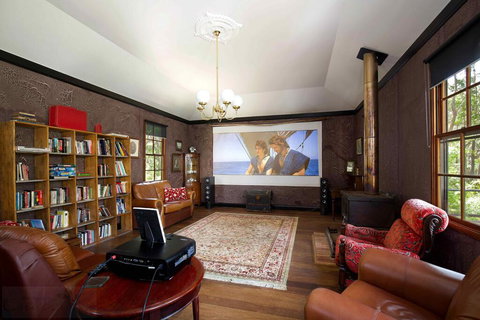 Grand Canyon Chalet - Accommodation Rockhampton 2