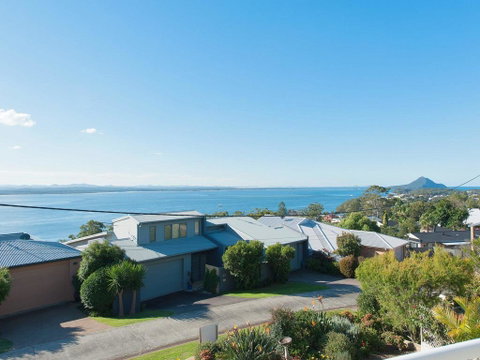 Grand View @ Nelson Bay - Accommodation Rockhampton 2