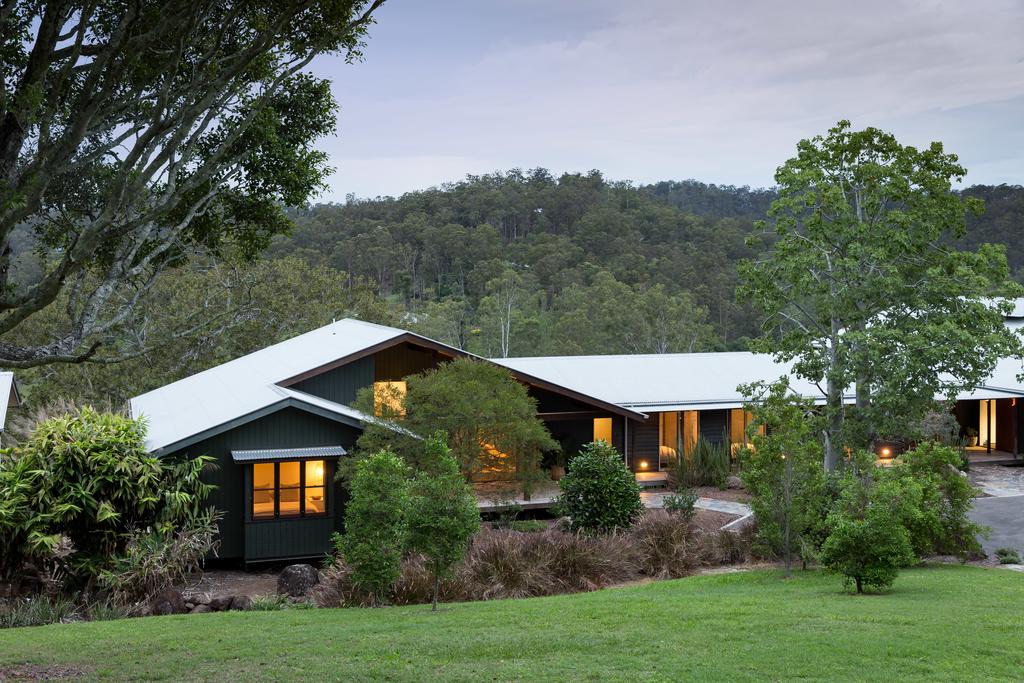 Pullenvale QLD Accommodation Rockhampton