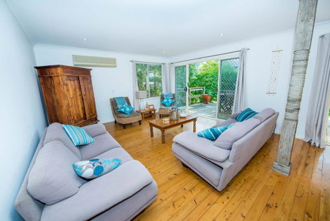 Gretel Cl 4 - Nelson Bay - Accommodation Rockhampton 1