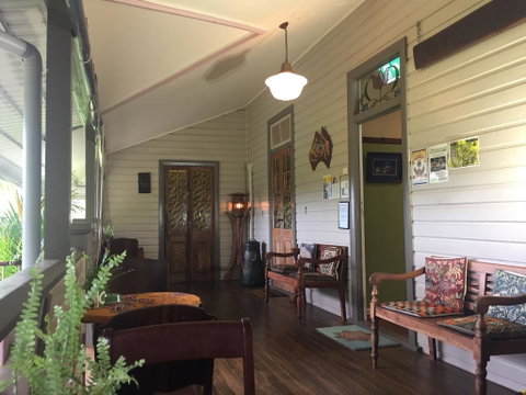 Grey Gum Lodge - Accommodation Rockhampton 2