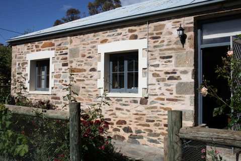 Griffiths Cottage - Accommodation Rockhampton 0