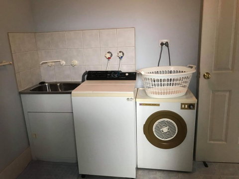 Guesthouse On Dolphin - Accommodation Rockhampton 1