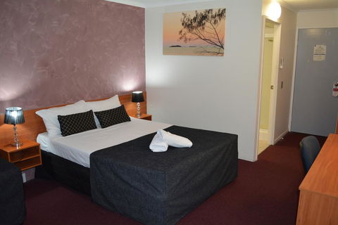 Hampton Villa Motel - Accommodation Rockhampton 2