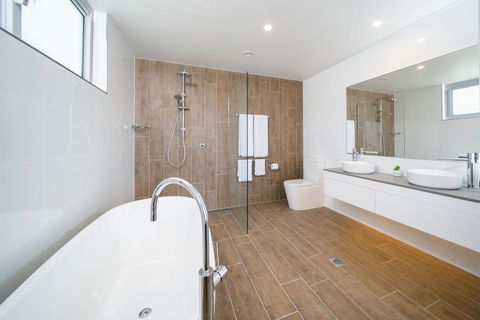 Harbour Cove - Accommodation Rockhampton 2