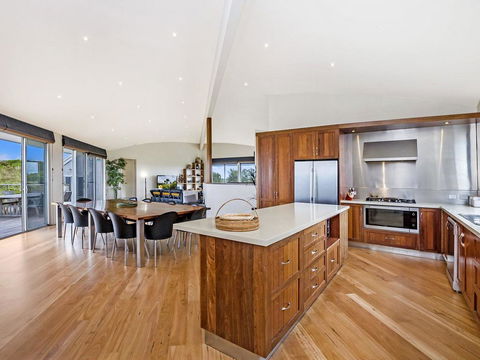 HEARN'S BEACH HOUSE - Accommodation Rockhampton 2