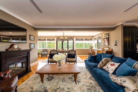 Hedge House - Luxury, Space, Style, Great Location - Accommodation Rockhampton 0