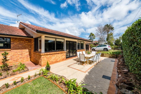 Hedge House - Luxury, Space, Style, Great Location - Accommodation Rockhampton 2