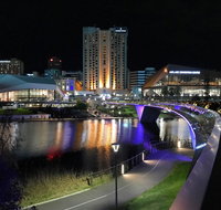 Hello Adelaide Motel and Apartments - Accommodation Rockhampton