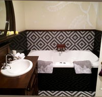 Henrietta's Country House - Accommodation Rockhampton