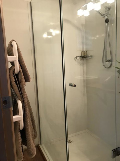 Hetos Hut - Accommodation Rockhampton 1