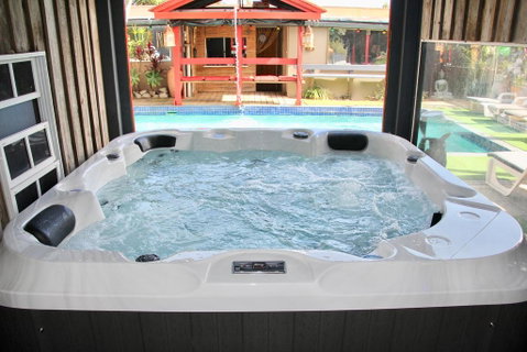 Hideaway Noosa Men Only Beach Resort - Accommodation Rockhampton 1