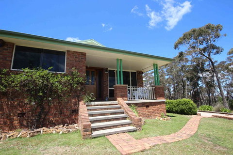 Highland View - Accommodation Rockhampton 0