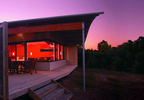 Hilltop Studios - Accommodation Rockhampton 0