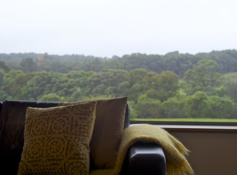 Hilltop Studios - Accommodation Rockhampton 2