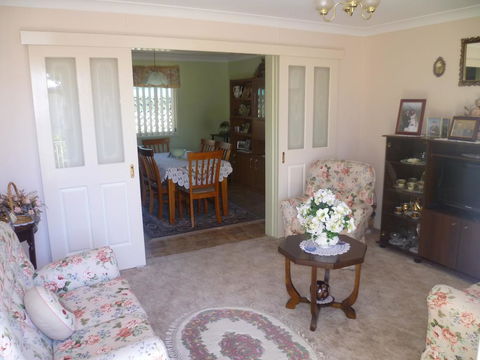 Hillview B & B Forbes - Accommodation Rockhampton 0
