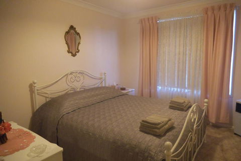 Hillview B & B Forbes - Accommodation Rockhampton 3
