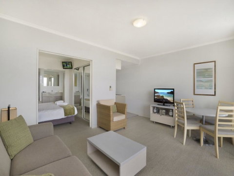 Hinterland Luxury - 1 Bedroom Hinterland View Apt - Accommodation Rockhampton 3