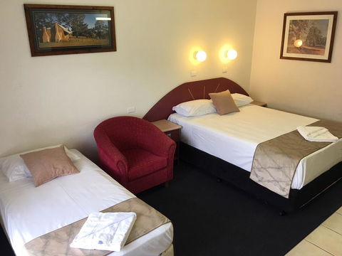 Homestead Motel - Accommodation Rockhampton 2