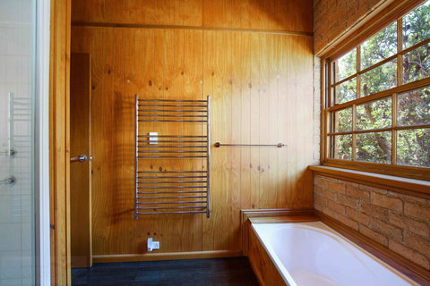 Honeysett Lodge - Accommodation Rockhampton 3