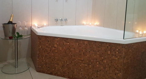 Hotel Cavalier - Accommodation Rockhampton 1