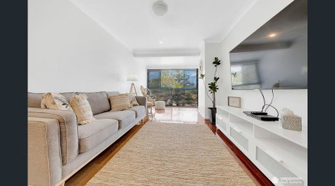 Island Vista - Accommodation Rockhampton 0