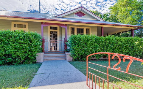 Ithaca - Accommodation Rockhampton 1