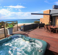 Jedda 5 - Oceanview 3 BDRM Penthouse with Rooftop Spa - Accommodation Rockhampton