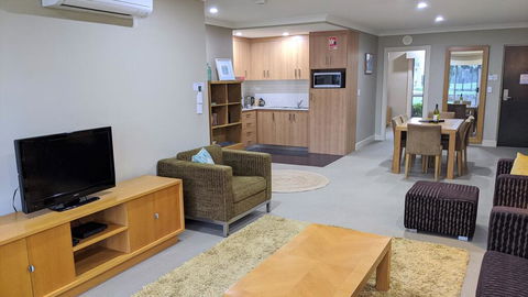 Jewel In The Crowne - Accommodation Rockhampton 2