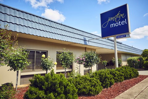 Junction Motel - Accommodation Rockhampton 2