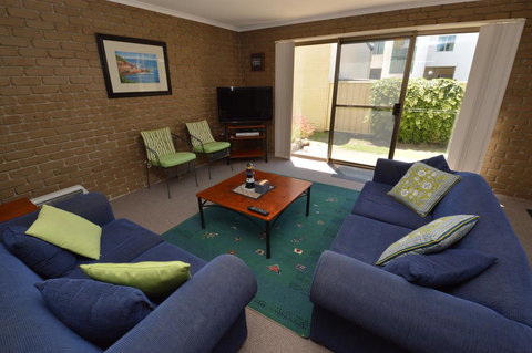 Kanandah 1 - Accommodation Rockhampton 1