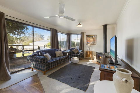 Katisha Cottage - Pet Friendly And Close To Town - Accommodation Rockhampton 0