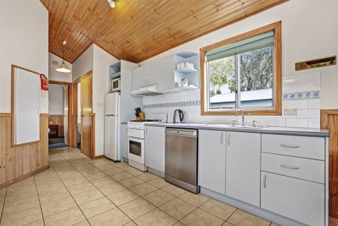 Kendalls Beach Holiday Park - Accommodation Rockhampton 2