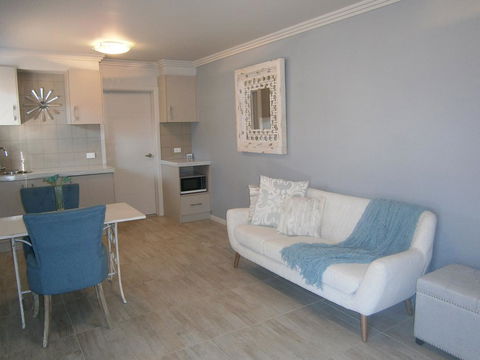 Kindred Studio Apartments - Accommodation Rockhampton 0