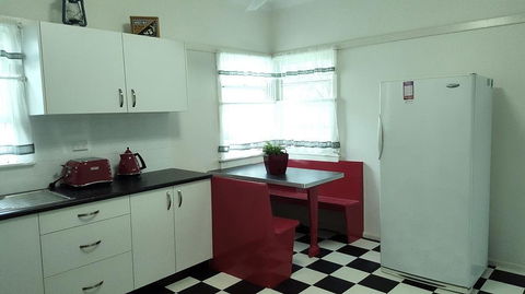 King Cottage - Accommodation Rockhampton 1