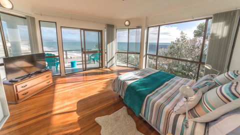 King Of North Bay - 103 Gold Coast Drive - Accommodation Rockhampton 1