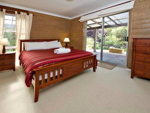 Kingfisher - Accommodation Rockhampton 1