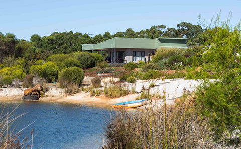 Kooyar Mia - Accommodation Rockhampton 0