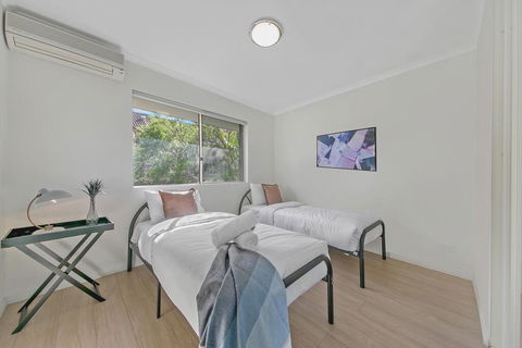 KOZYGURU MARSFIELD WALK TO MACQUARIE UNIVERSITY 3 BEDROOM NMA094 - Accommodation Rockhampton 3