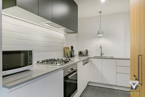 KOZYGURU WOLLI CREEK KOZY 1 BED APT SYDNEY AIRPORT & SYDNEY CBD NWC020 - Accommodation Rockhampton 3