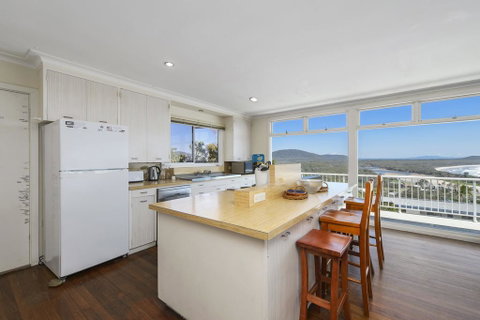 La Mer, 19 Dulconghi Street - Accommodation Rockhampton 1