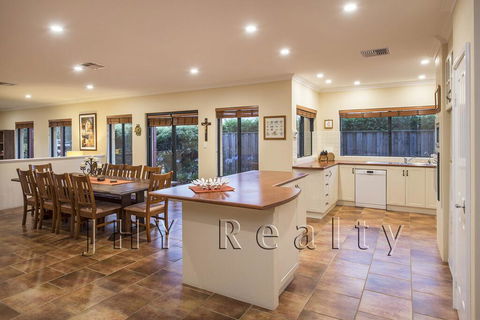 La Vita Bella - Accommodation Rockhampton 3