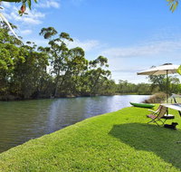Lake Frontage family fun home - Accommodation Rockhampton