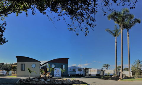 Lakes Main Holiday Park - Accommodation Rockhampton 1