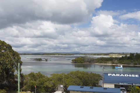 Lakeshore Lodge Unit 11 - Accommodation Rockhampton 0