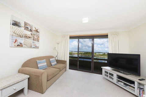 Lakeshore Lodge Unit 11 - Accommodation Rockhampton 1