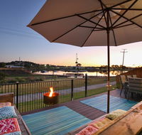 Lakeside Deck House - Accommodation Rockhampton